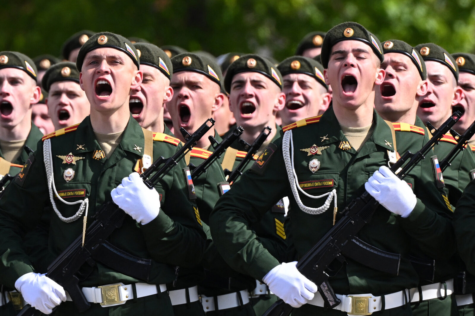 Rusia recrutează cu forța bărbați pentru război: 409.000 soldați până în 2026
