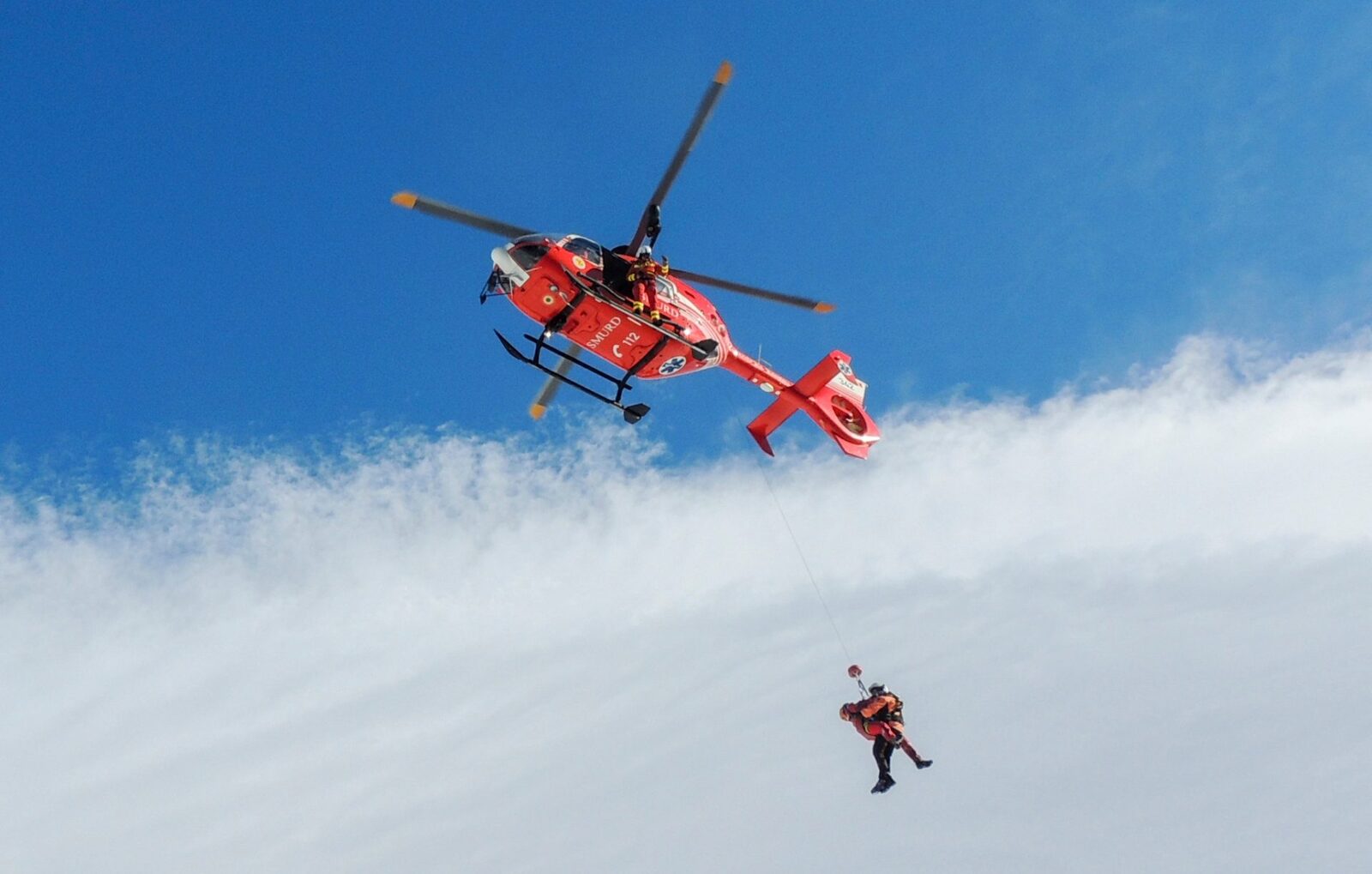 Alpiniști blocați în Bucegi. Intervenție dificilă a salvamontiștilor