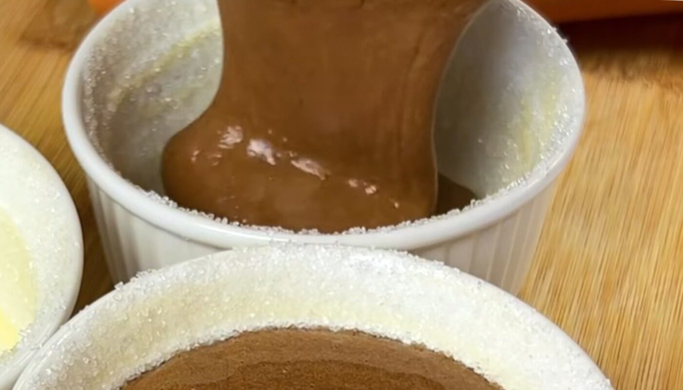 Prăjitură Rapidă: Doar 2 Ingrediente, 20 Min.