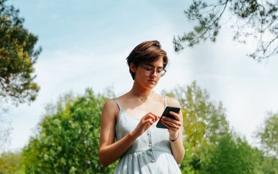 Tânără din Constanța, salvată de la o țepă online cu credite rapide