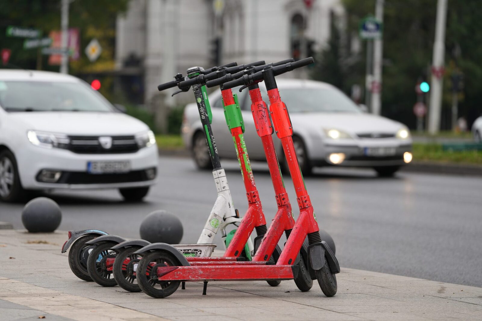 Trotinete electrice, mai periculoase ca motocicletele, arată un studiu