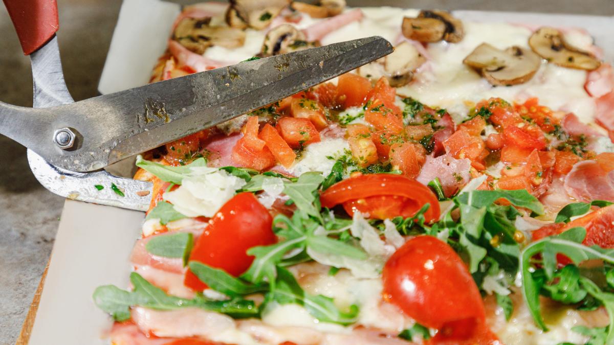 Pizza romană reinventată: Gustul Italiei ajunge în România