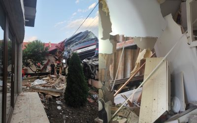 TIR spulberă gospodării în Vaslui: o casă distrusă