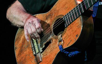 Country: Secretul istoriei sale de necrezut