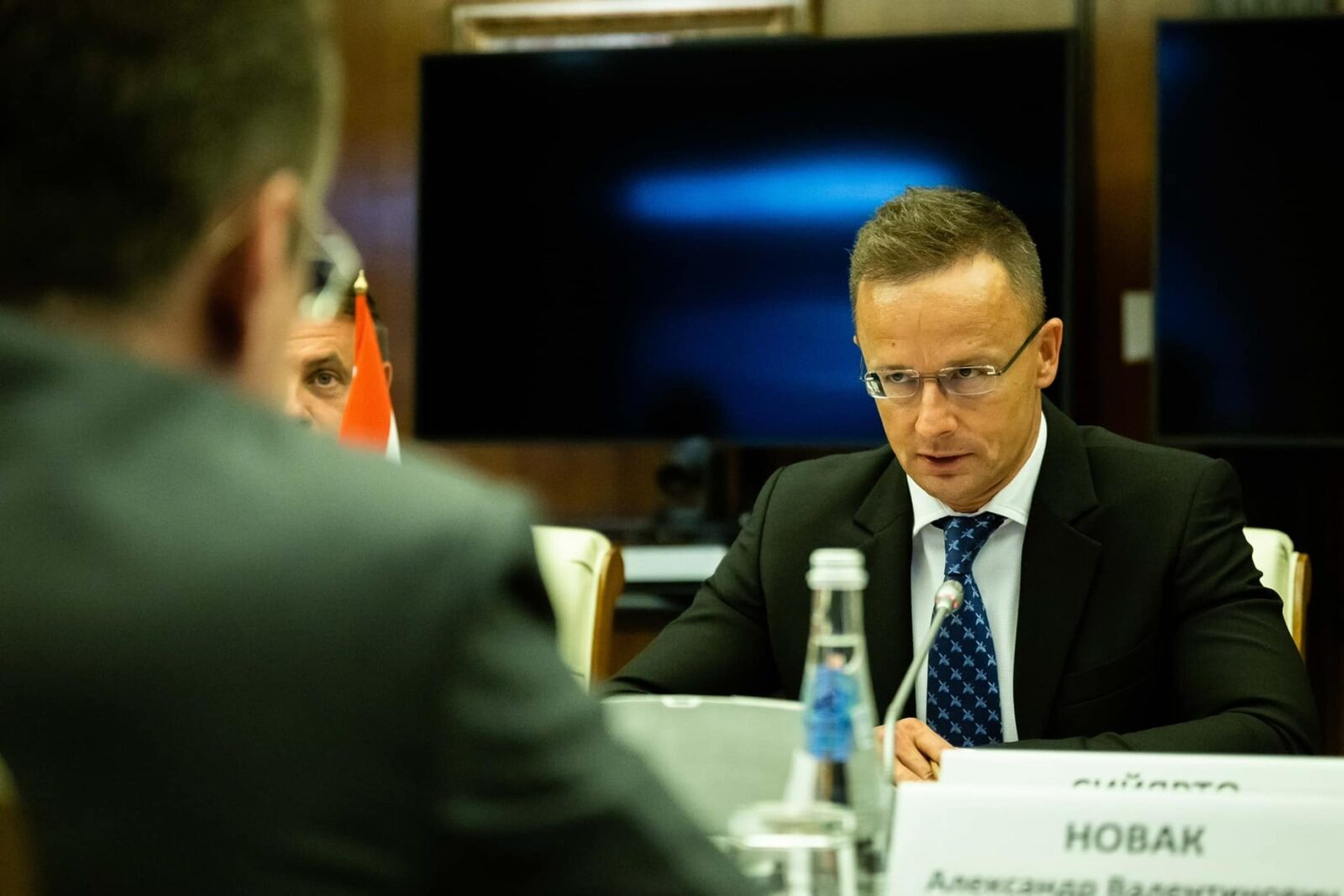 SZijjarto, audiat în Parlament: A lucrat pentru chinezii de la BYD?