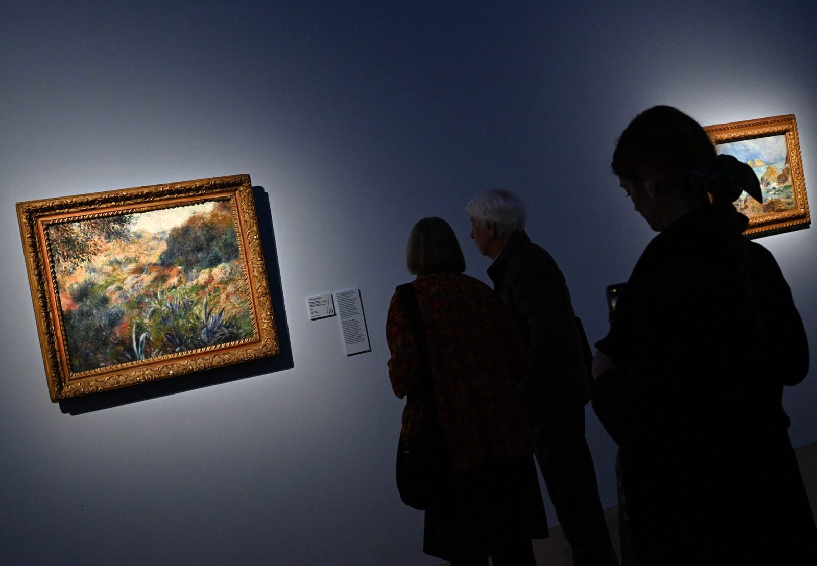 Jaf la Renoir: patru opere, furate. Hoții au scăpat una