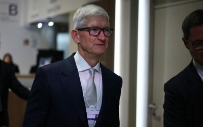 Tim Cook pleacă de la Apple, dar va încasa milioane