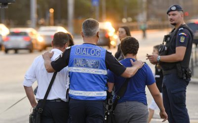 Jandarmii i-au scos pe bărbați din Piața Victoriei