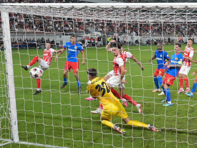 Dinamo – FCSB 2-1: Derby incendiar cu roșu, autogol și penalty ratat