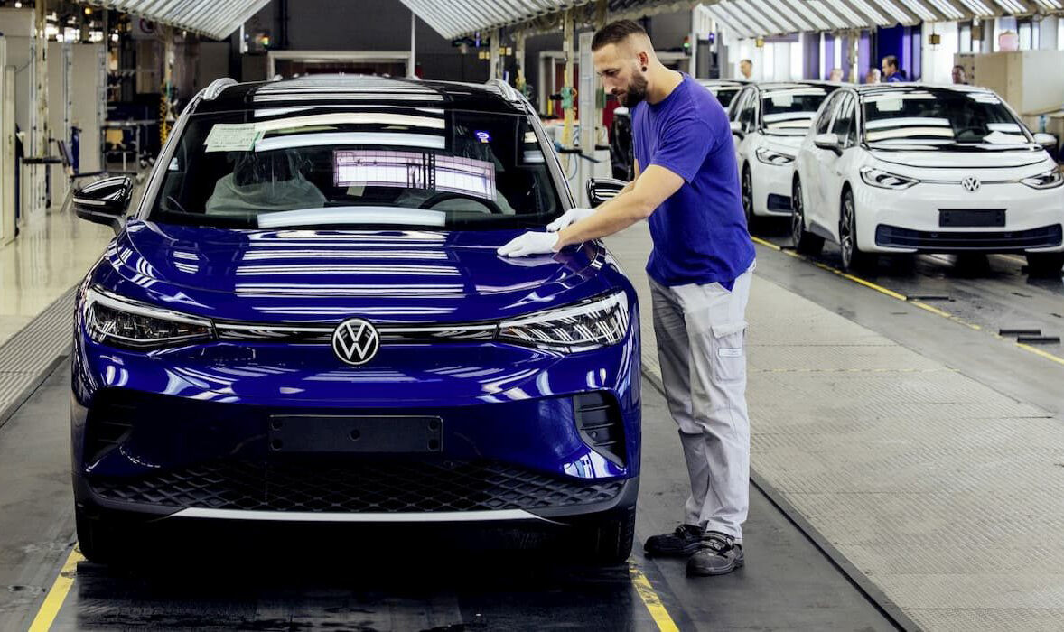 Volkswagen: 100.000 de locuri de muncă și 4 fabrici, sub semnul întrebării în Germania