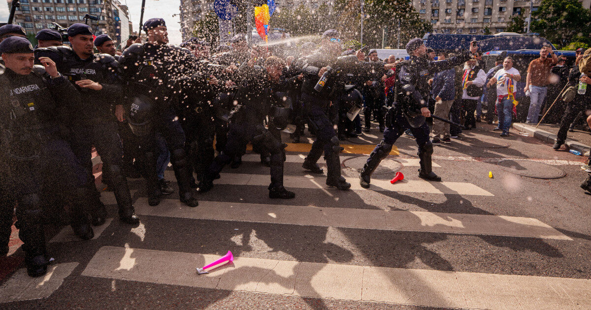 Prefectul Capitalei: Nu oierii au organizat violența protestului