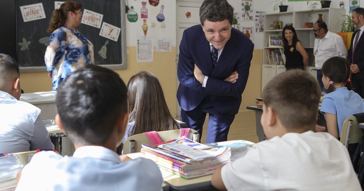 Nicușor Dan: Familiile decid soarta educației românești