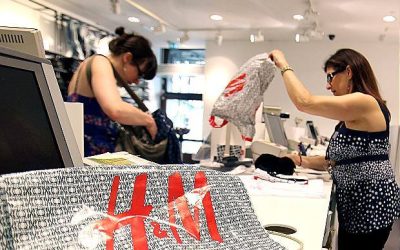 H&M se taie: închide dublu față de deschideri. Planul pentru România