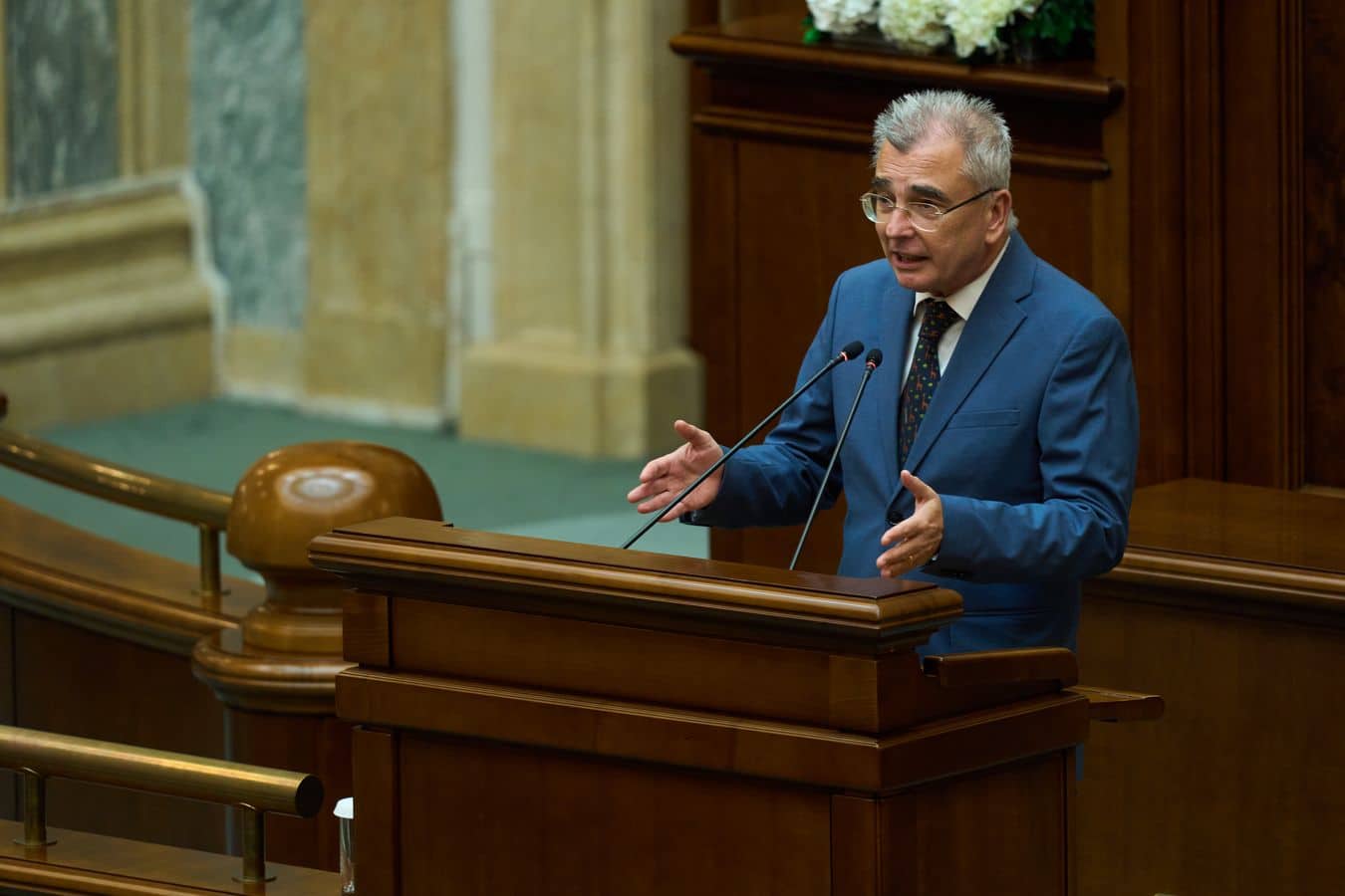 Peiu: Președintele ignoră Constituția și regulile democratice