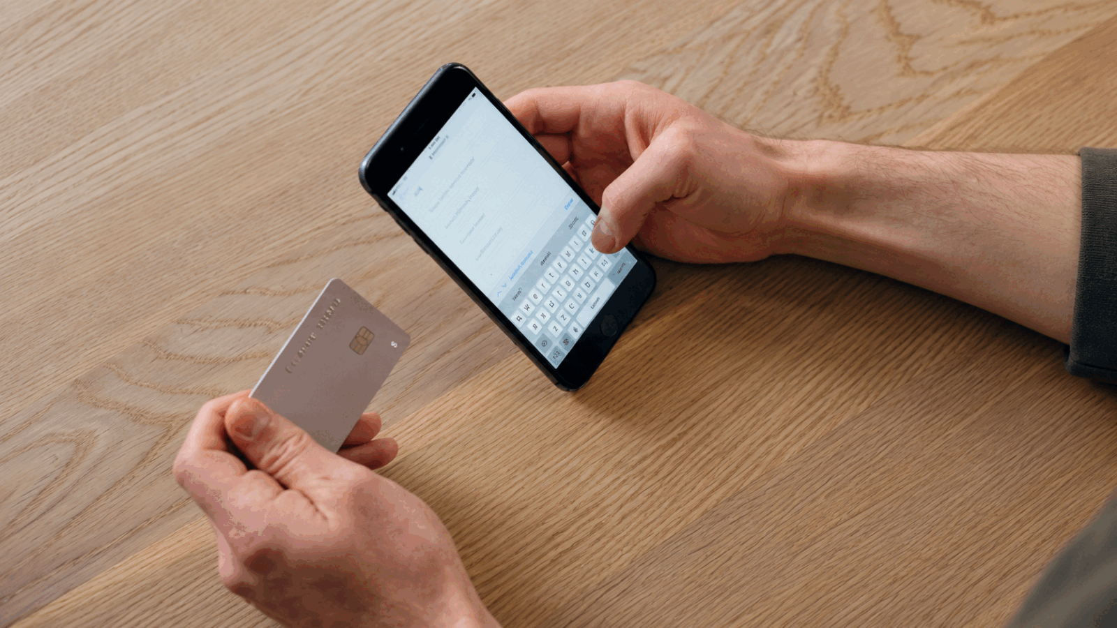 AI CUMPĂRĂ pe noi: Revolut și Visa, premieră în Franța