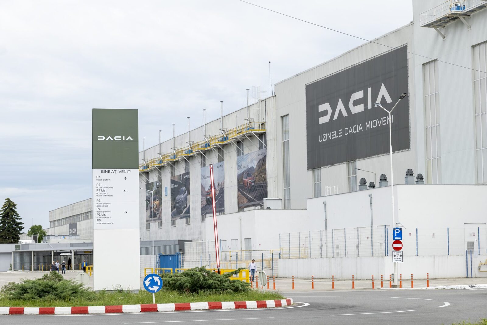 Dacia construiește o centrală fotovoltaică la Mioveni