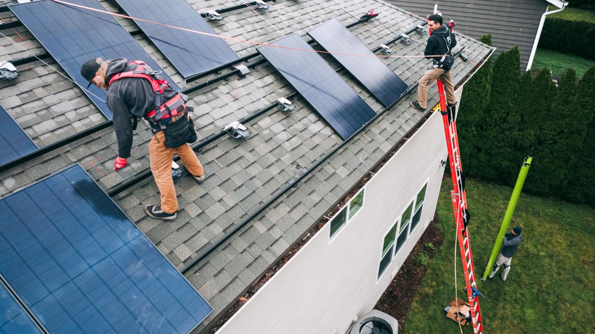 China domină solarul: Energia ta, un lux neacceptat
