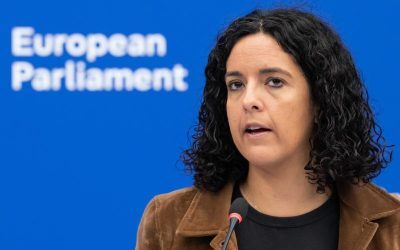 Franța: Stânga acuză forță excesivă la protestele elevilor, Comisia cere prudență